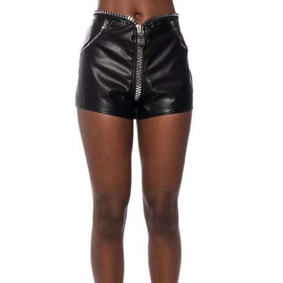 Xena Zipped & Buttered Up: Vegan Leather Shorts L XL - Picture 2 of 12